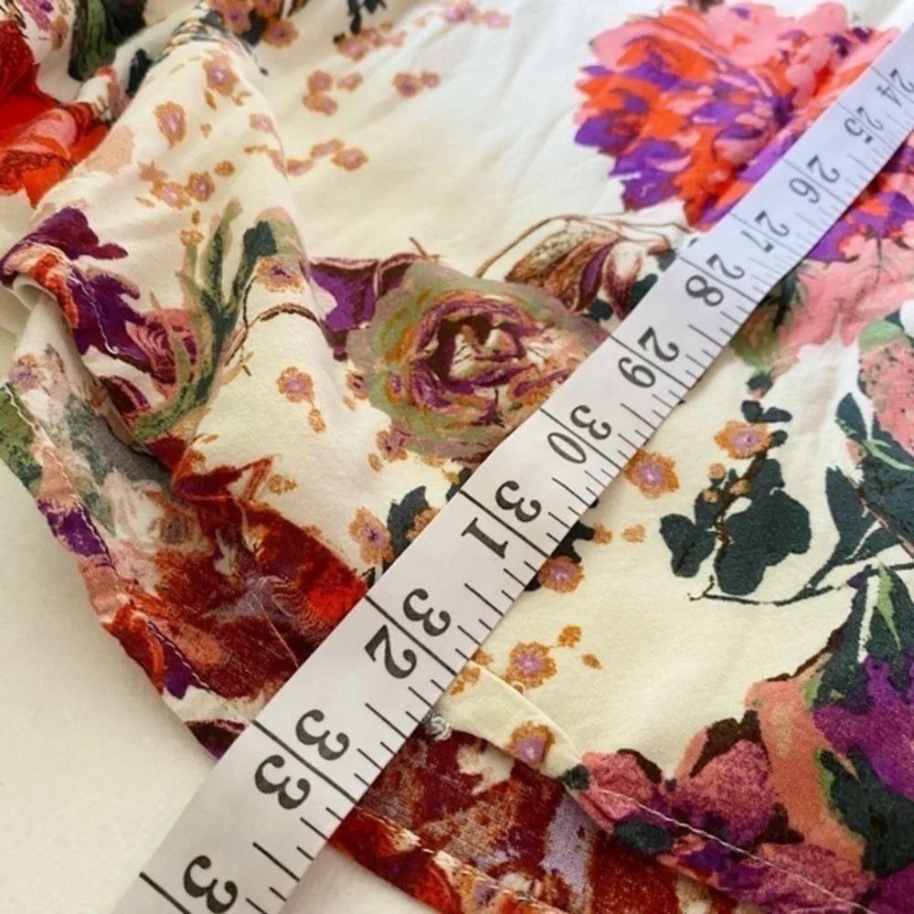 Andree by Unit Ivory Floral Short Sleeve‎ Dress - Picture 13 of 16